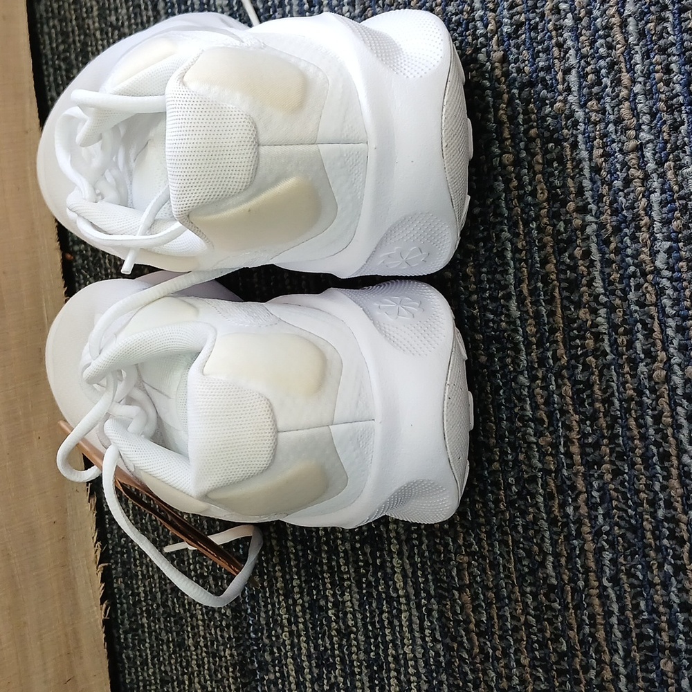 NWT Nike Revolution 7 Women's Road Running Shoes ,White-Size 9.5 - Picture 5 of 7